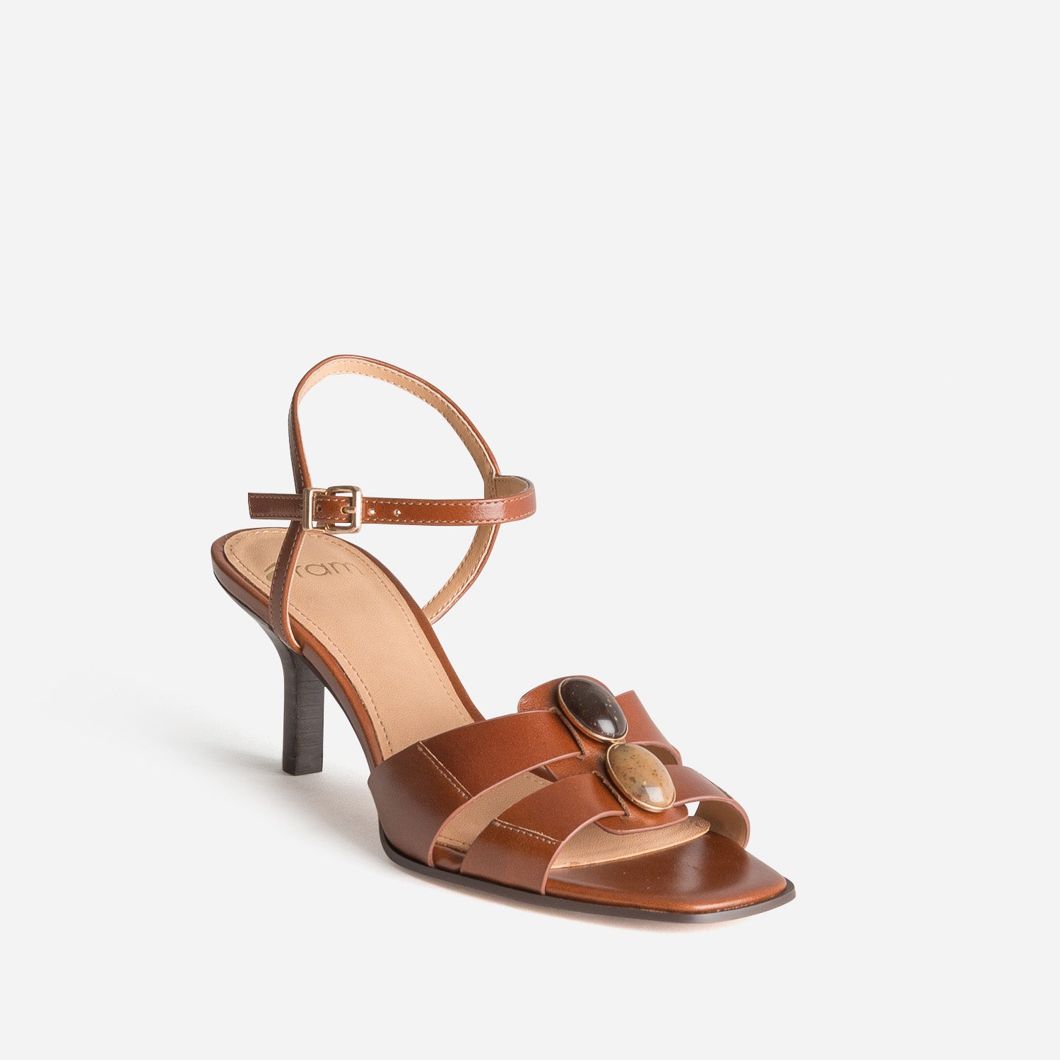 Sandale cognac cuir détail bijoux