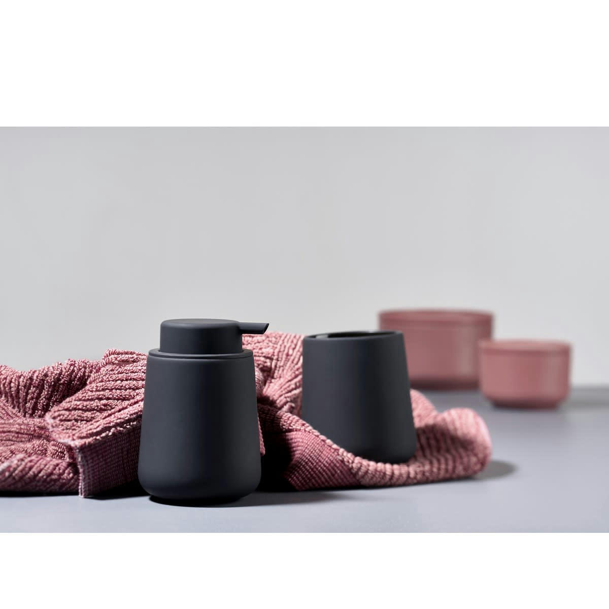 NOVA ONE - Distributeur de savon en argile noir