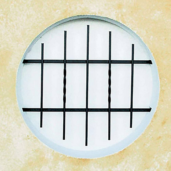 Grille de Defense Droite Torsadee diametre 70 cm pour Fenetre ronde (côte tableau)