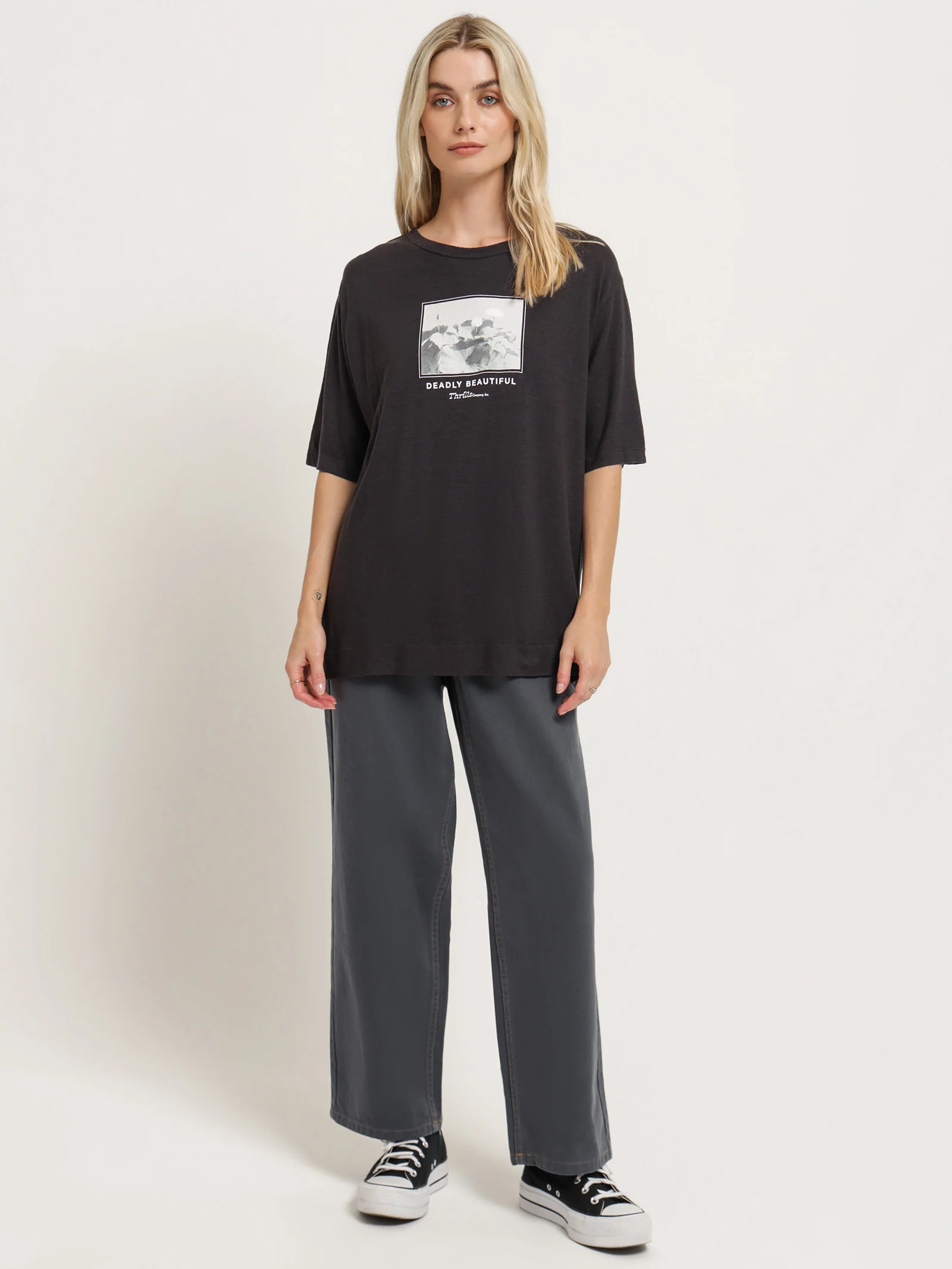 Billie Low-Rise Baggy Straight Jeans