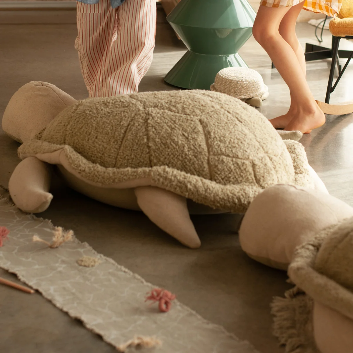 Lorena Canals - Sea Turtle Pouf, 85 x 115 cm, olive / natur