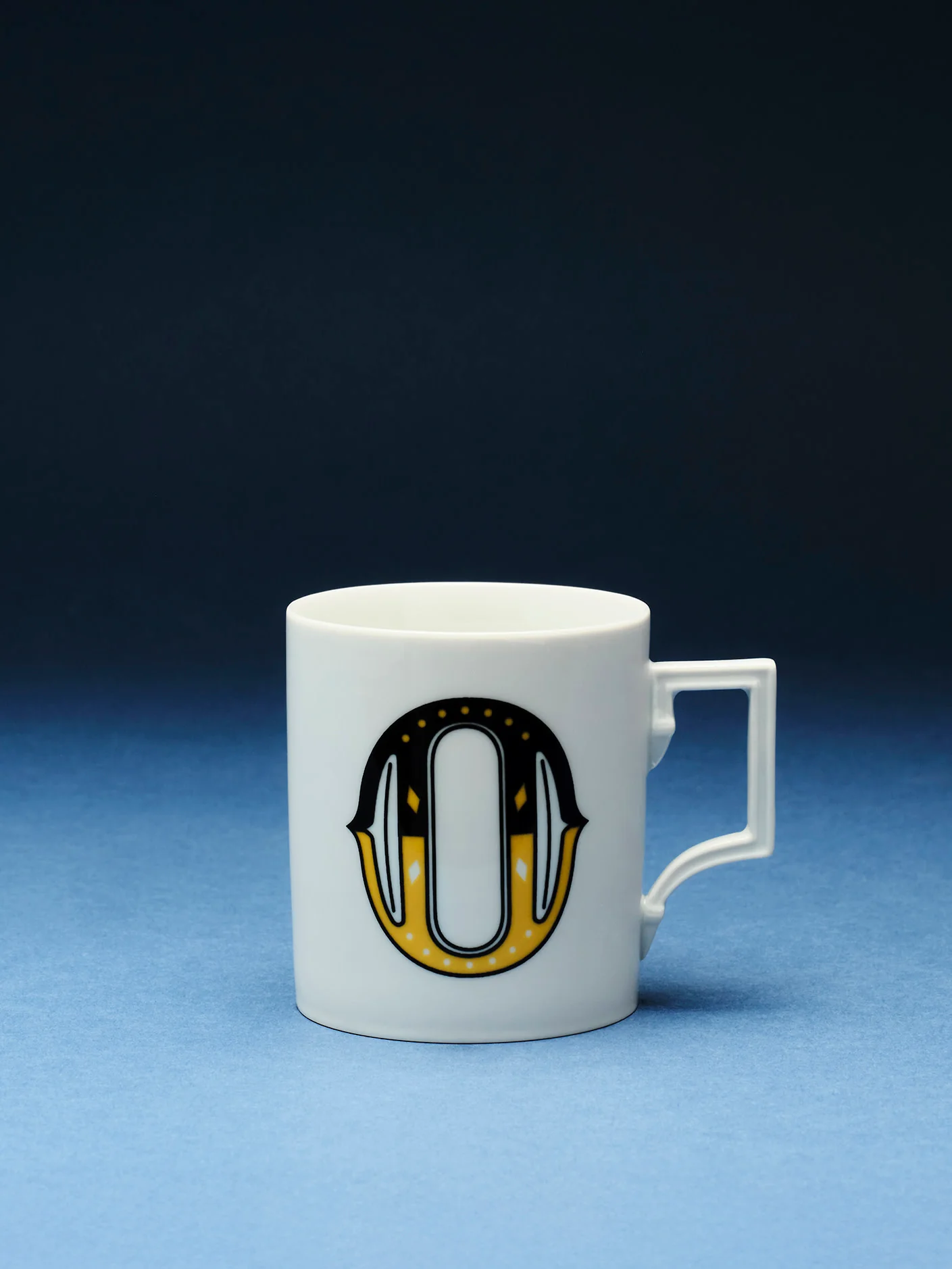 Westwing x MEISSEN, Handgefertigte Tasse Initials mit Dekor-Motiv