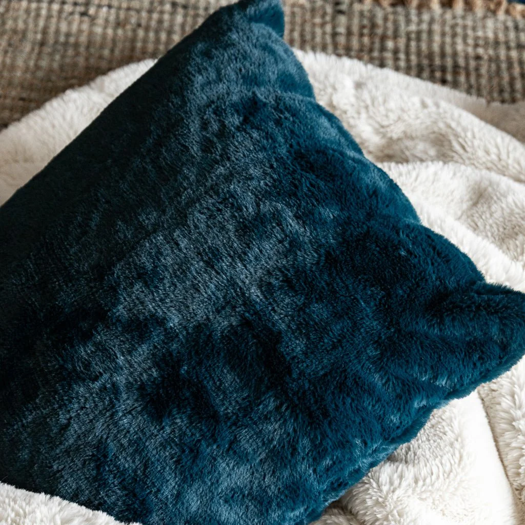 Capa de Almofada de Pelo Sintético Azul Escuro ALASKA