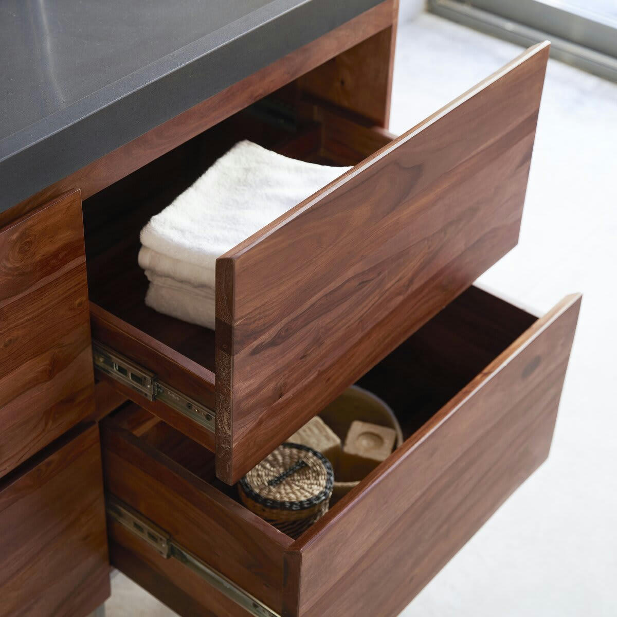 NOVA - Meuble salle de bain en palissandre massif et pierre de lave 120 cm