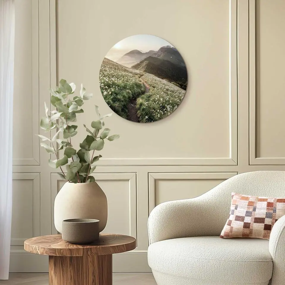 Glasschilderij Bergbloei in de ochtendzon - &Oslash; 50 - Groen