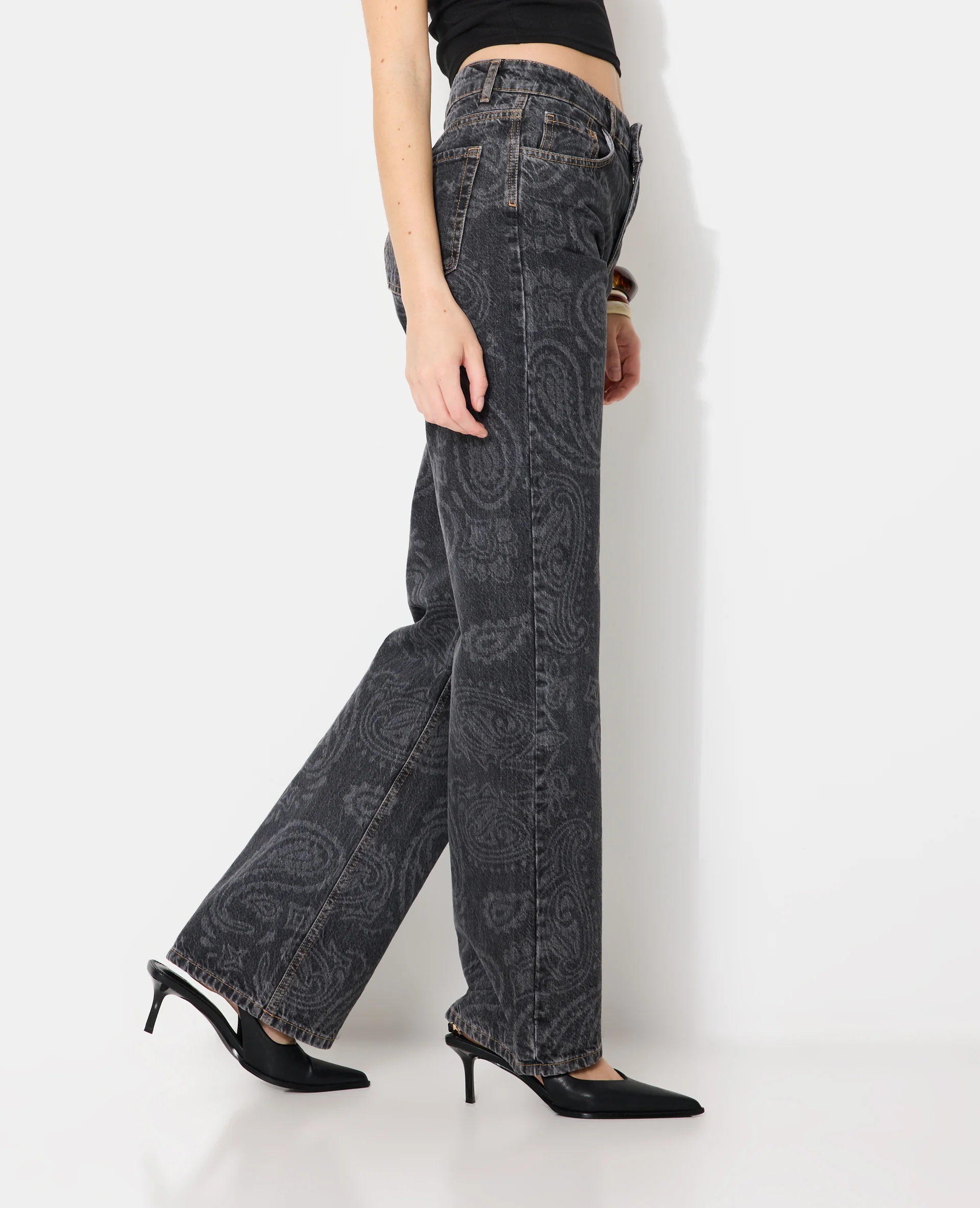 Jean straight taille haute avec motifs bandana