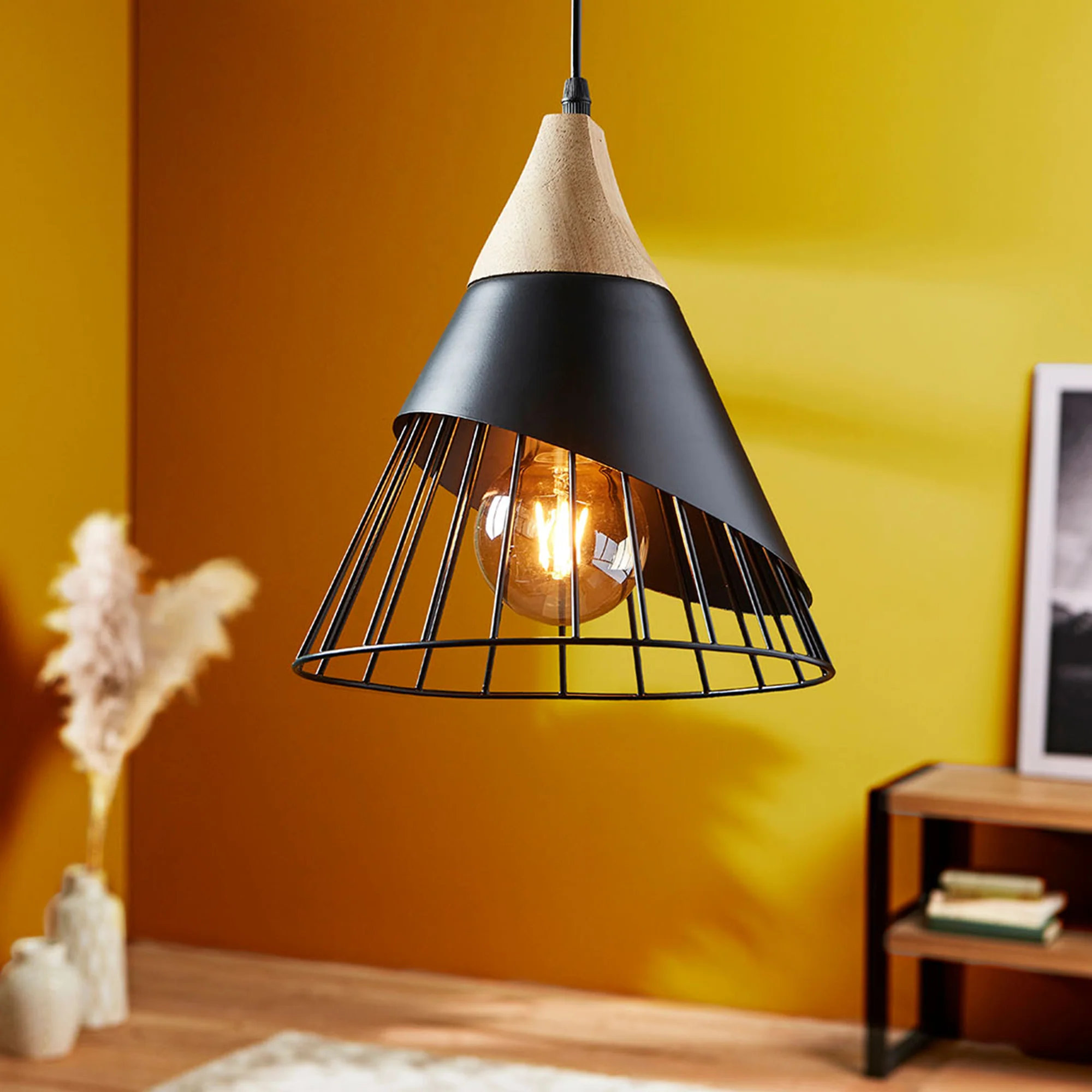 Suspension ARÈNE coloris noir 29 x 25 cm
