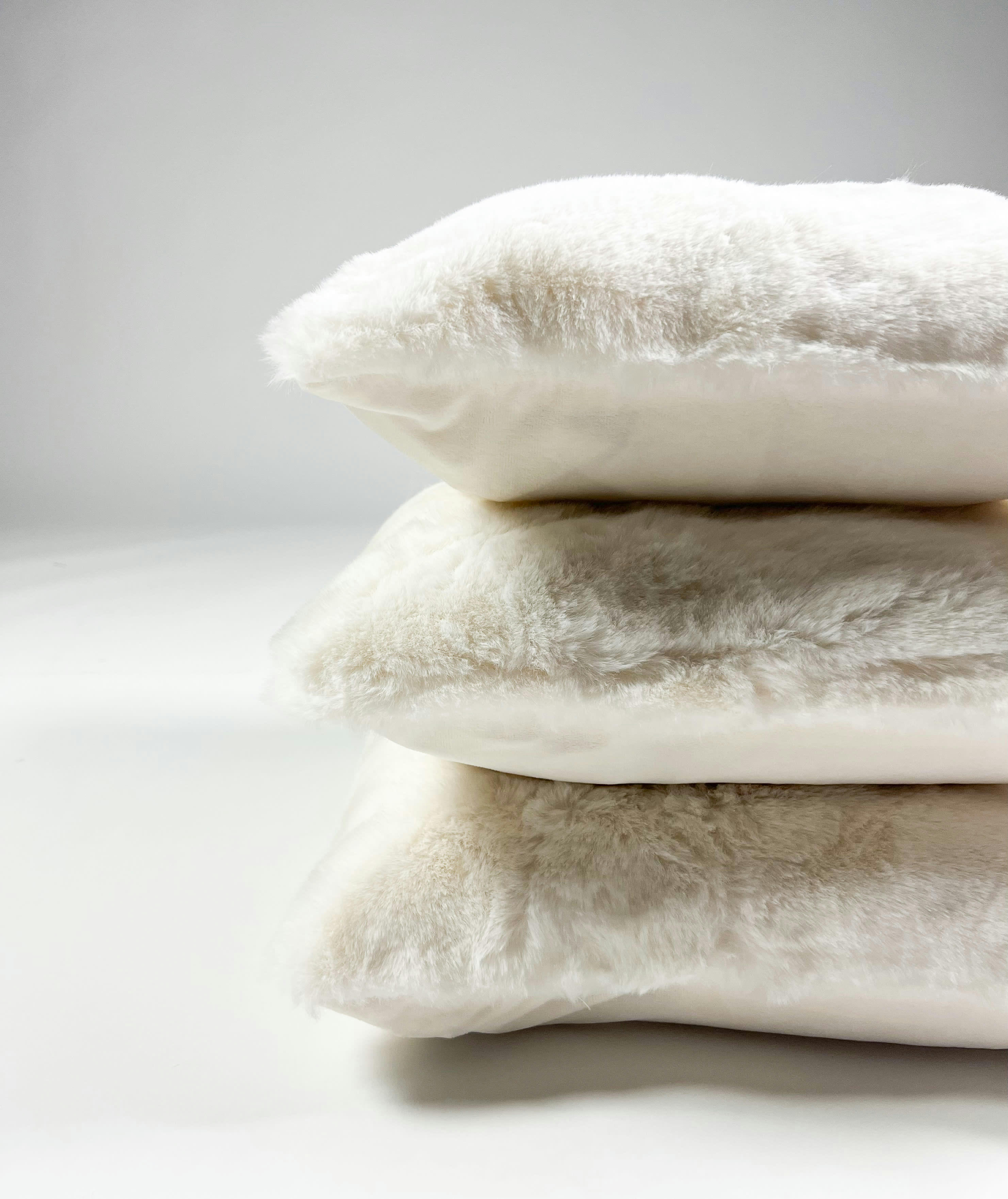 ZAYA - Housse de coussin blanc fausse fourrure-45x45 cm uni