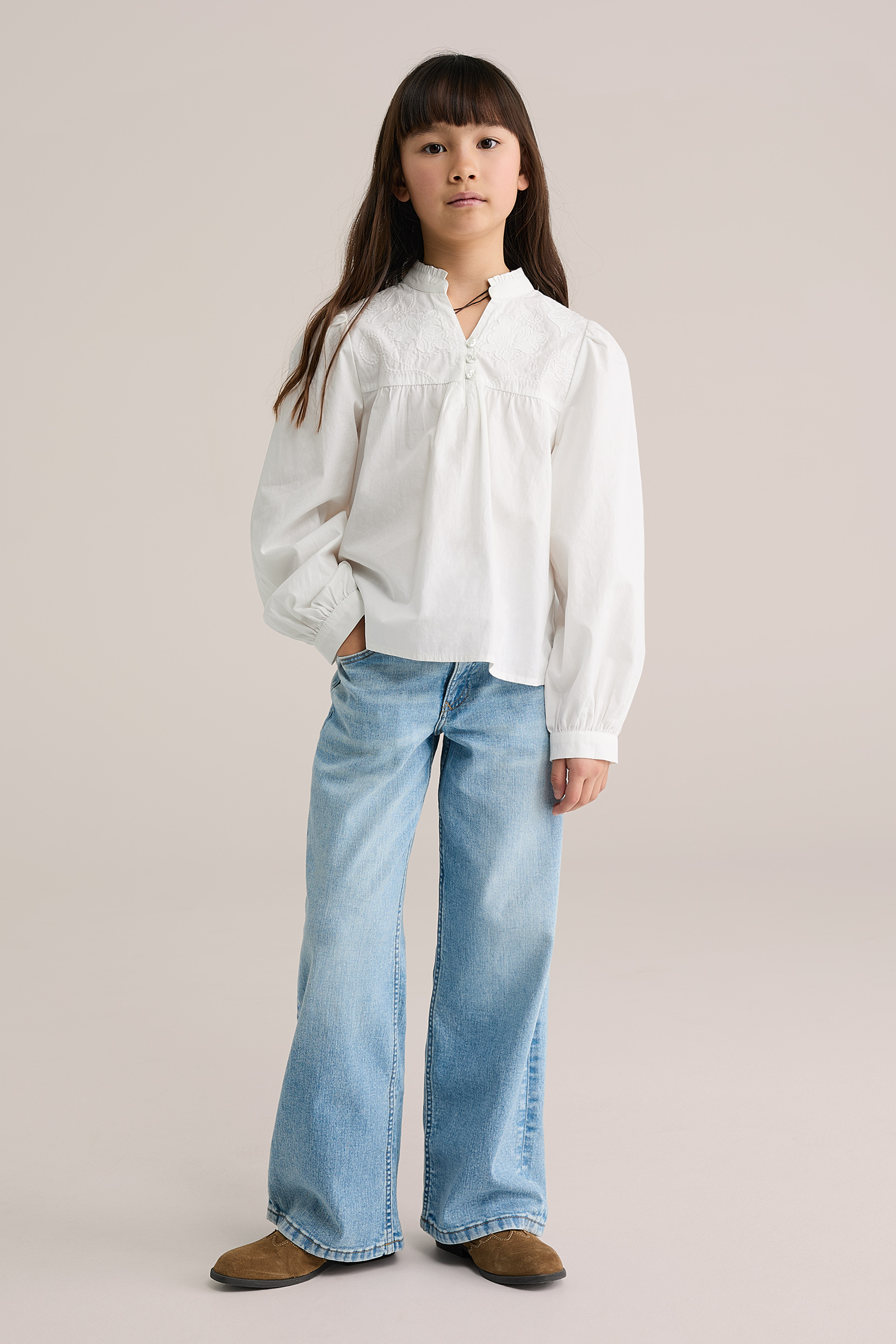 Meisjes blouse met embroideries