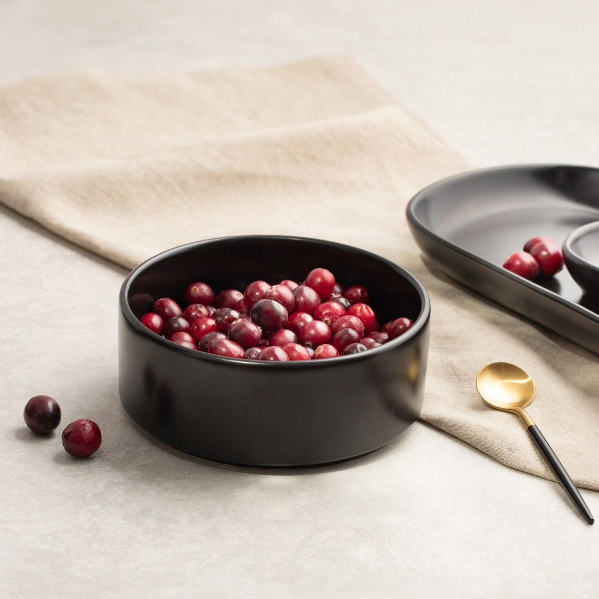 Miska FAMELIO czarna 14 cm