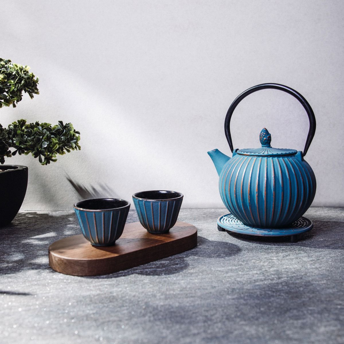 Zestaw do herbaty żeliwny ANDREAS niebiesko złoty 4 el.