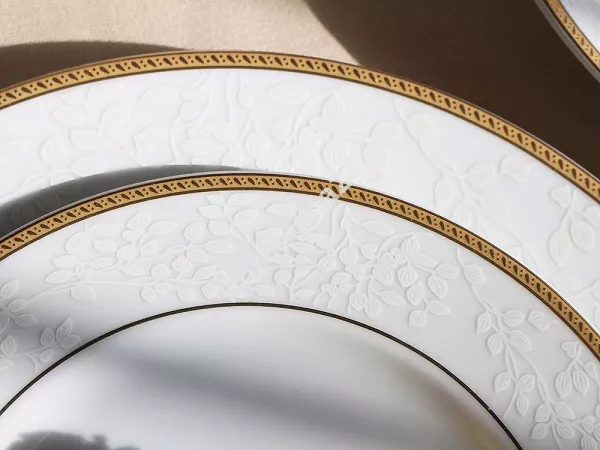 Serwis obiadowo - herbaciany na 12 osób (81 el.) Bogucice - New Hollis Gold 1133
