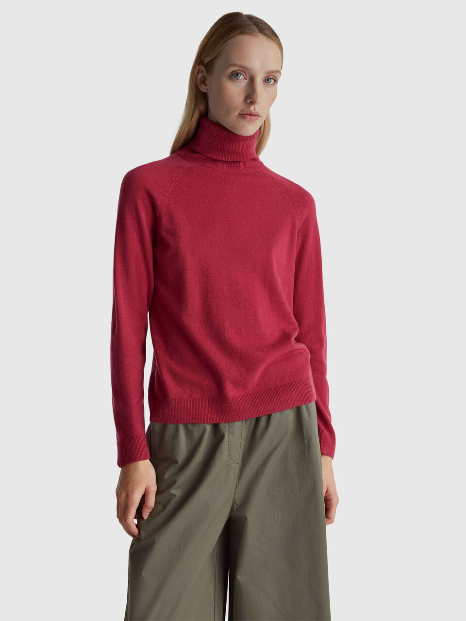 Red turtleneck sweater in cashmere and wool blend