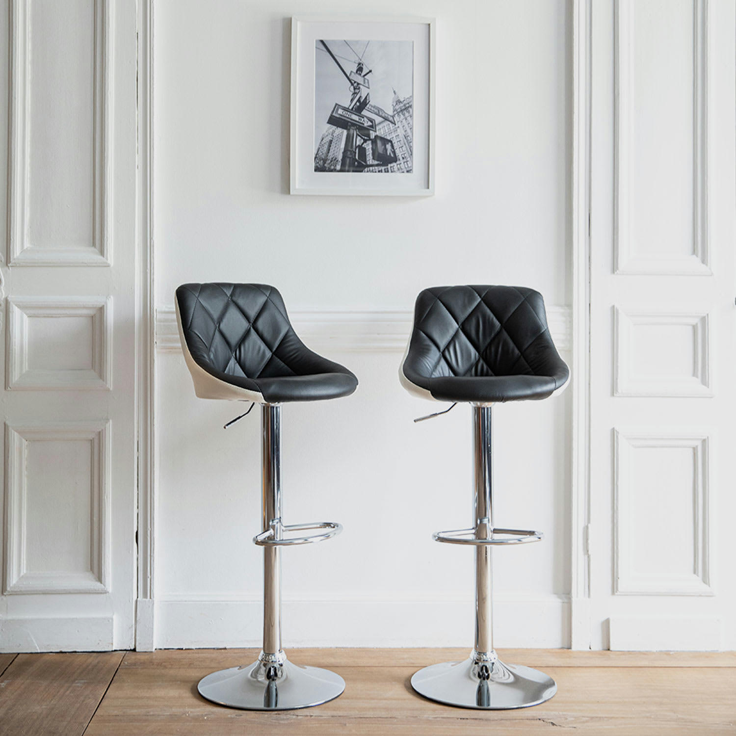 JASPER - Lot de 2 tabourets de bar en simili cuir noir et blanc