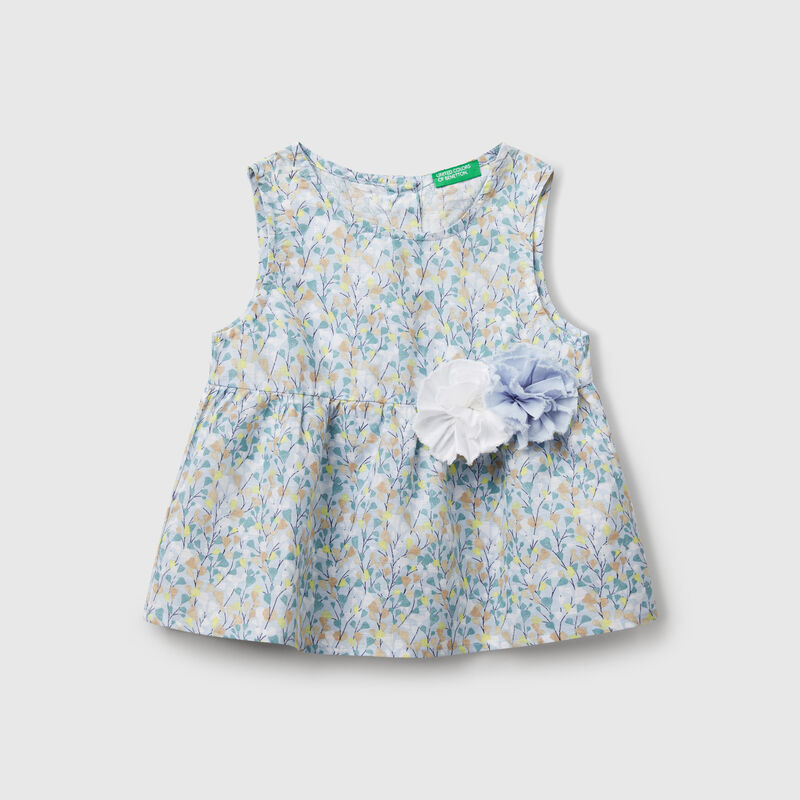 Floral blouse in linen blend