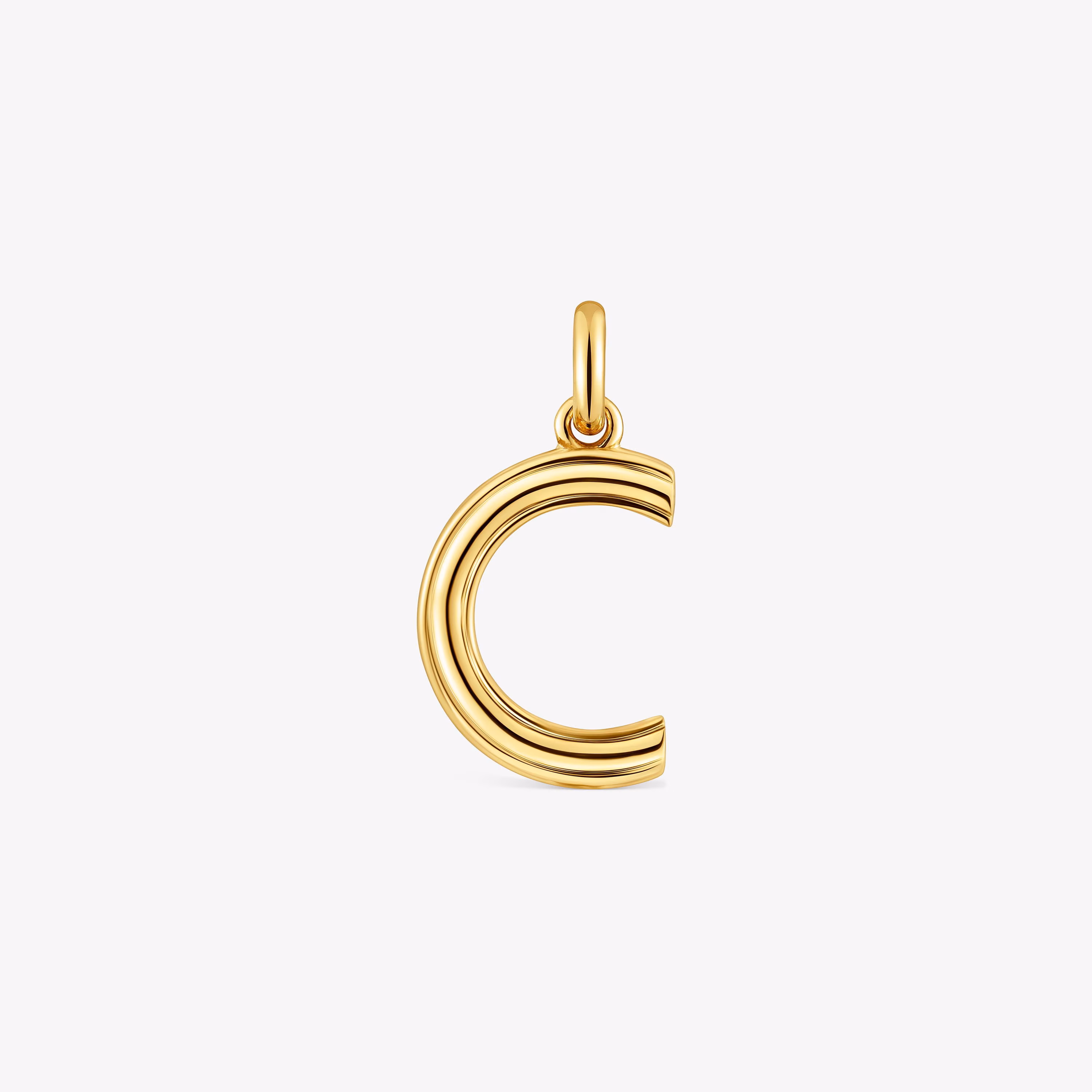 Colgante mediano letra C con baño de oro 18 kt sobre plata Alphabet