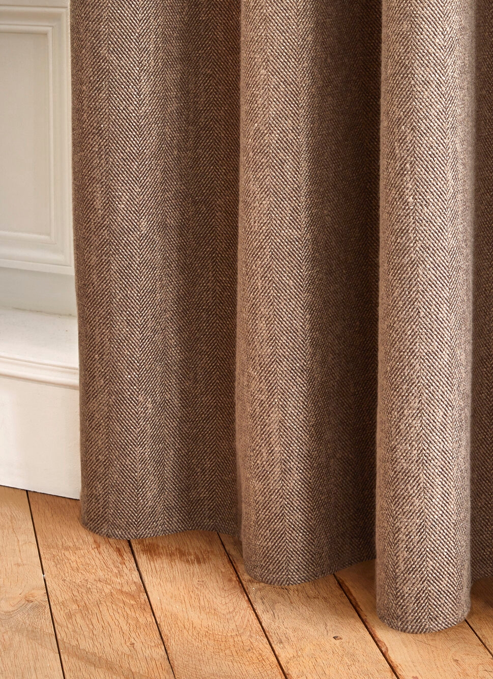 RIDEAU TAMISANT UNI TISSAGE CHEVRON TIAMO MARRON