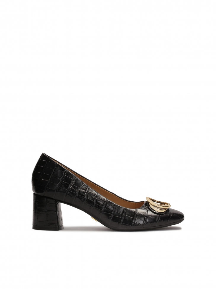 Black leather pumps embossed with animal print