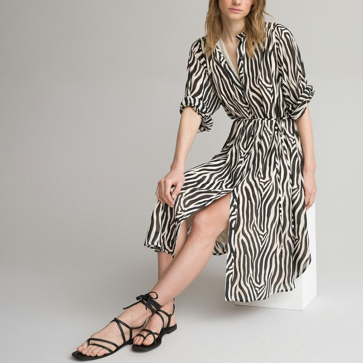 Robe longue col montant, motif animalier