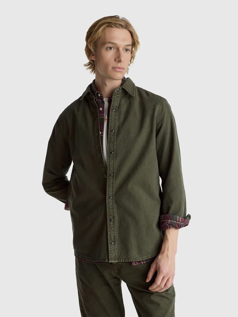 Slim fit shirt in 100% cotton