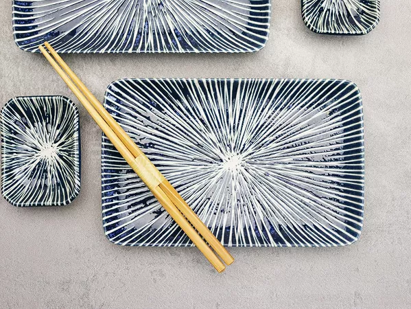 Zestaw do sushi dla 2 osób (4 el.) z pałeczkami Tokyo Design Studio - Tokusa Blue 33846