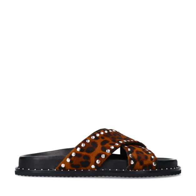 Leopard slippers met zilverkleurige studs