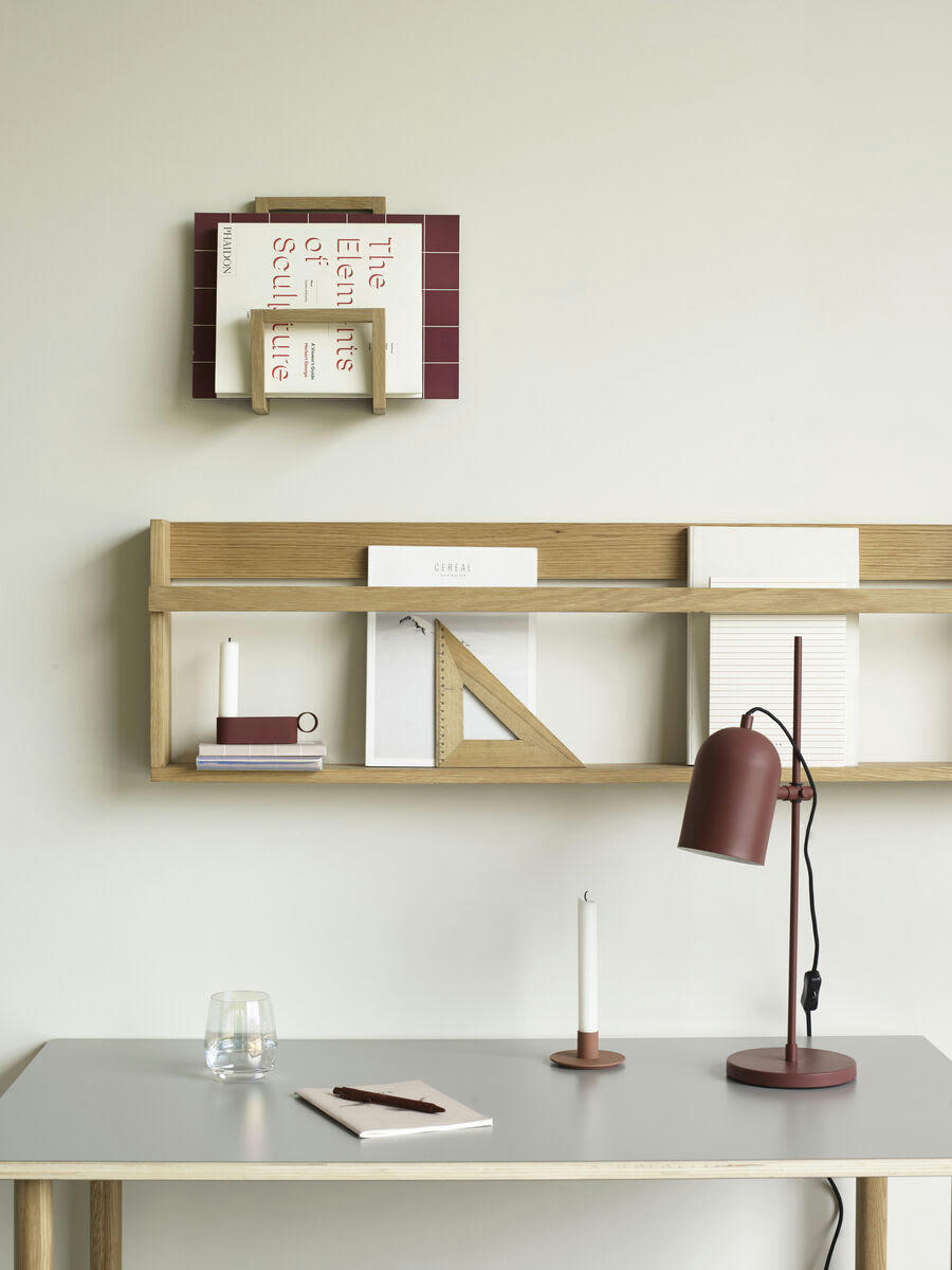 DESIGN - Porte revues mural en chêne FSC