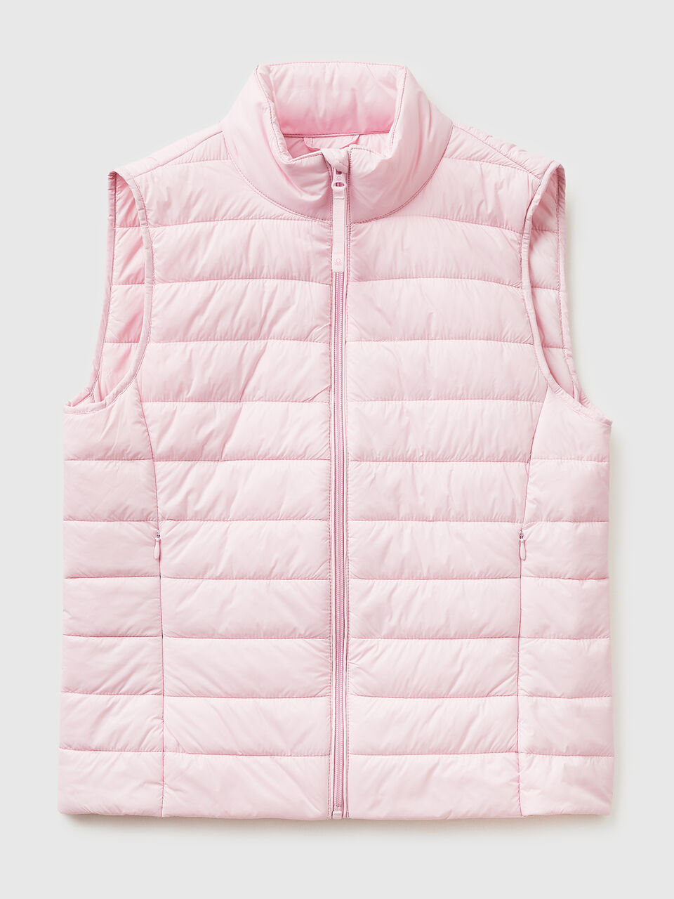 Sleeveless slim fit padded jacket