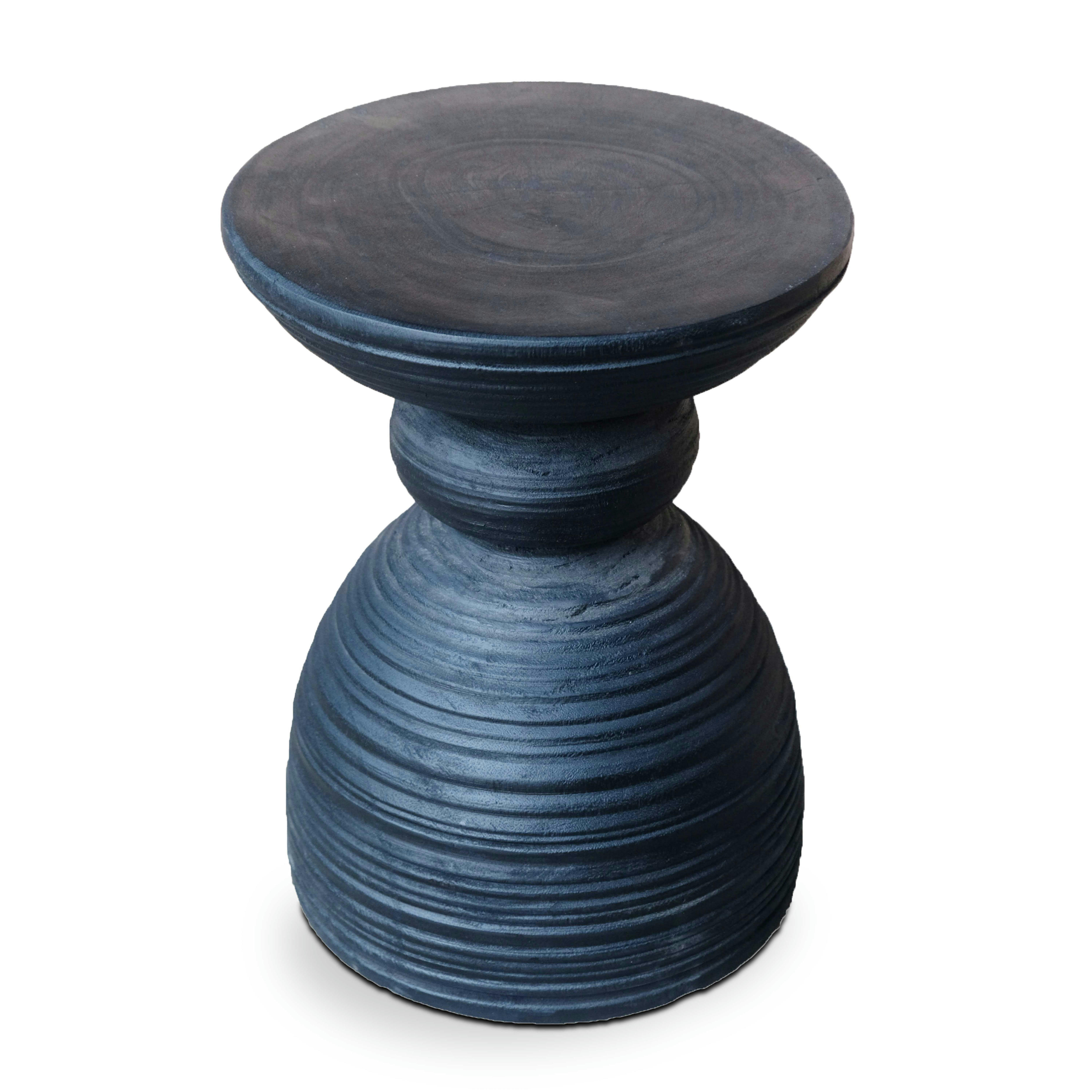 DIRO - Tabouret sculpté et tourné en bois de suar massif