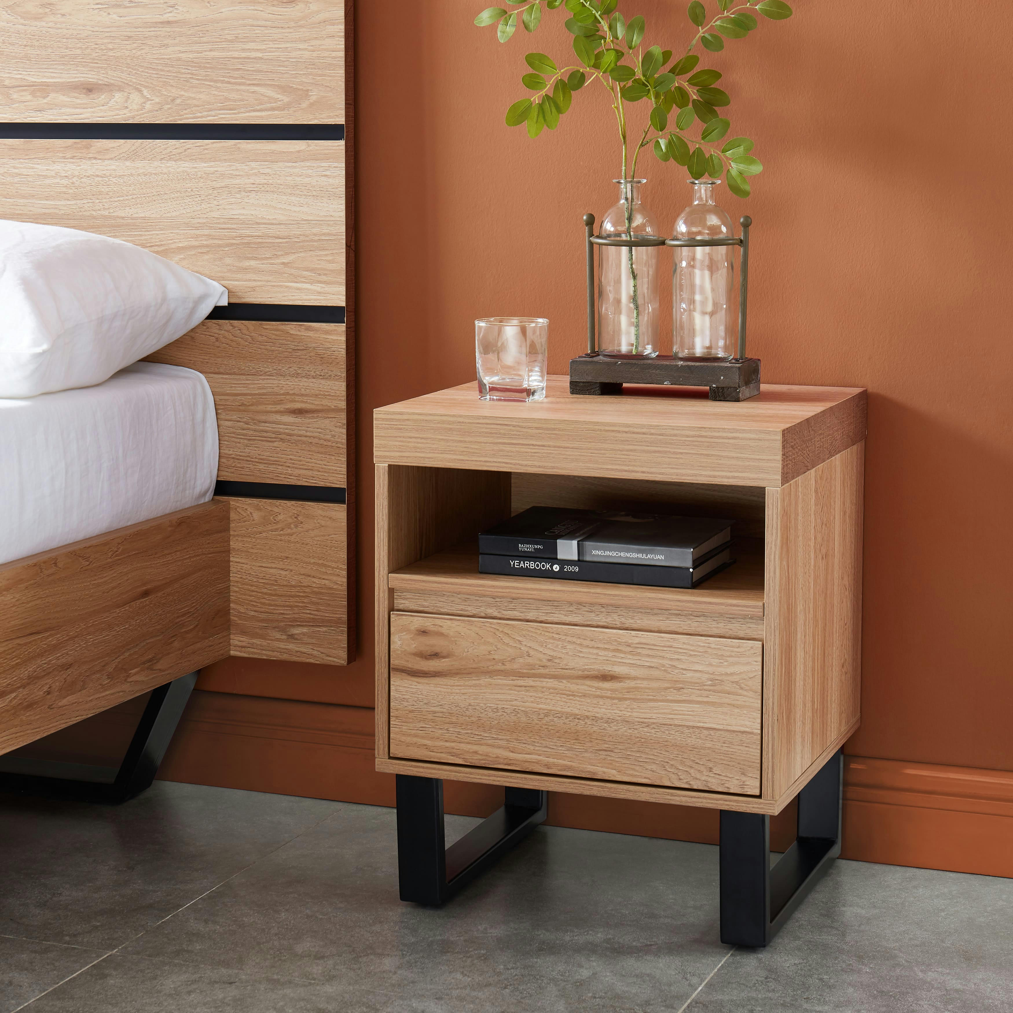 FELIX - Table de chevet   effet chêne pieds en métal noir