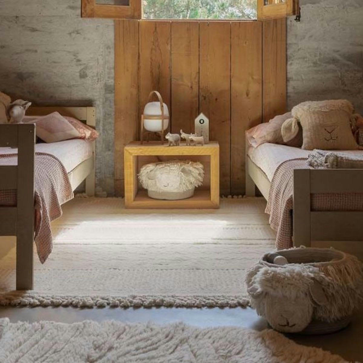 PINK NOSE SHEEP - Tapis lavable en laine grise 140 x 200