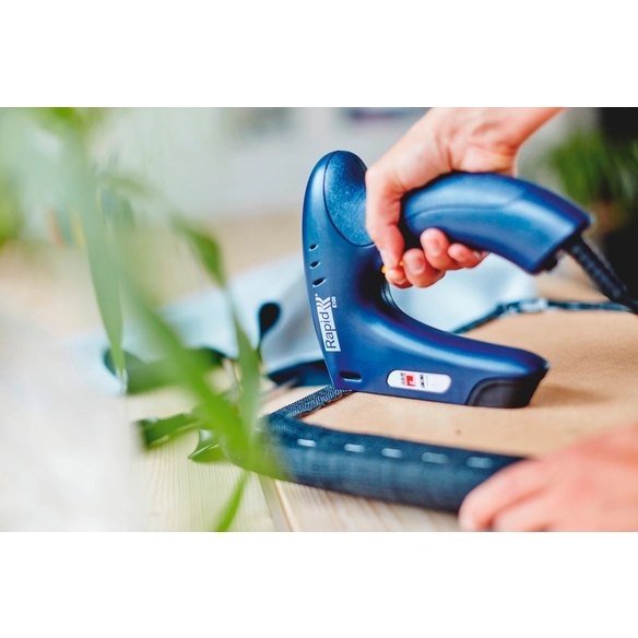 Elektro-Tacker, E100, für Typ 53, blau