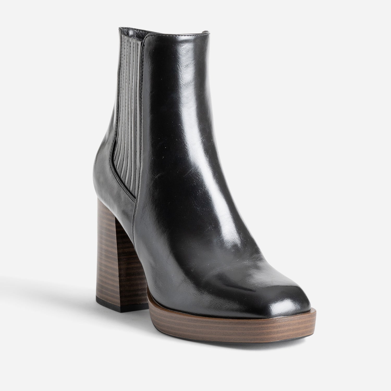 Boots noir à talon esprit rétro