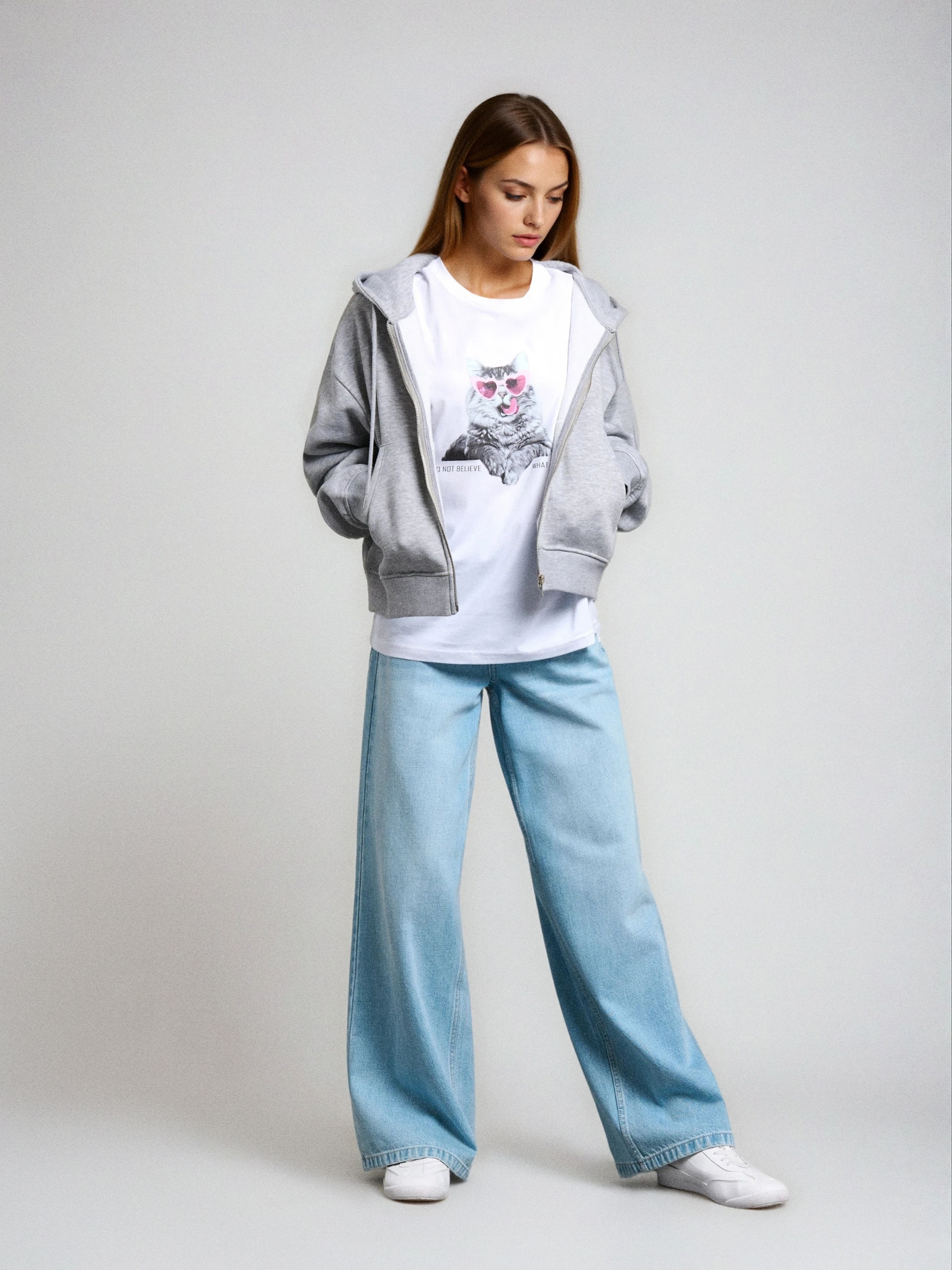 Bluza z kapturem z zapięciem