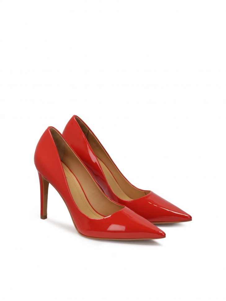 Red patent leather stiletto pumps