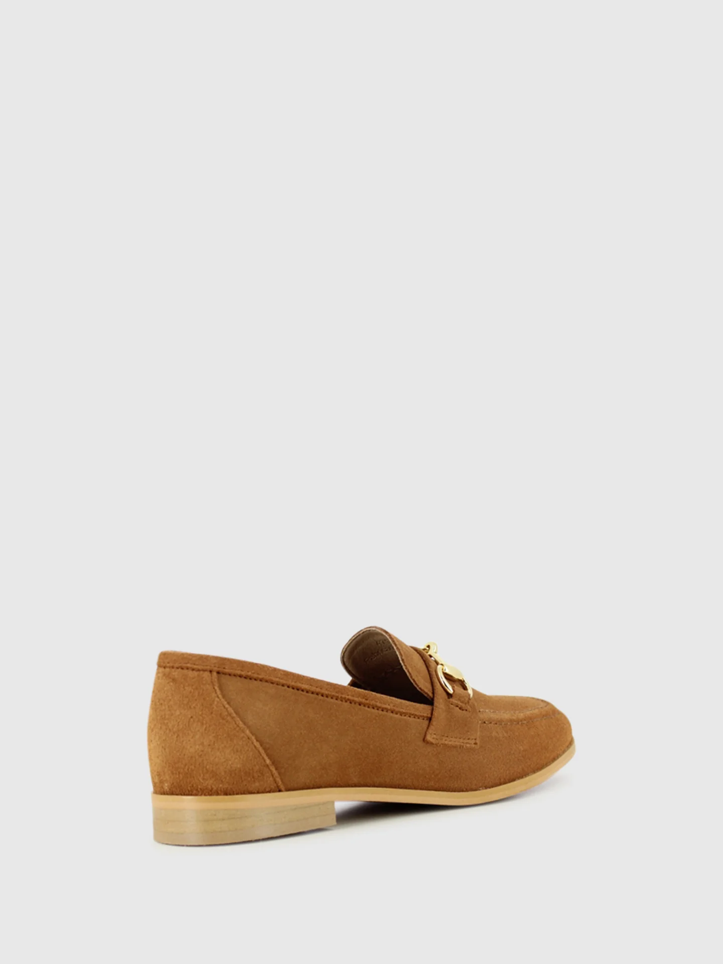 Loafers com Apliques Metálicos em Camel