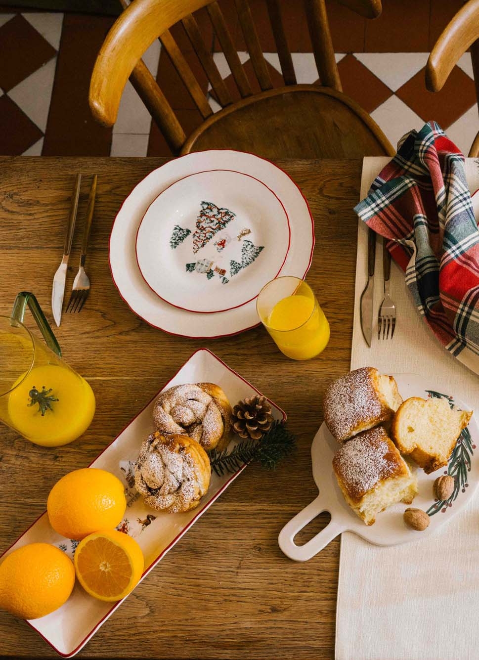 PLANCHE à DÉCOUPER RECTANGULAIRE EN GRÈS FESTIVE BLANC