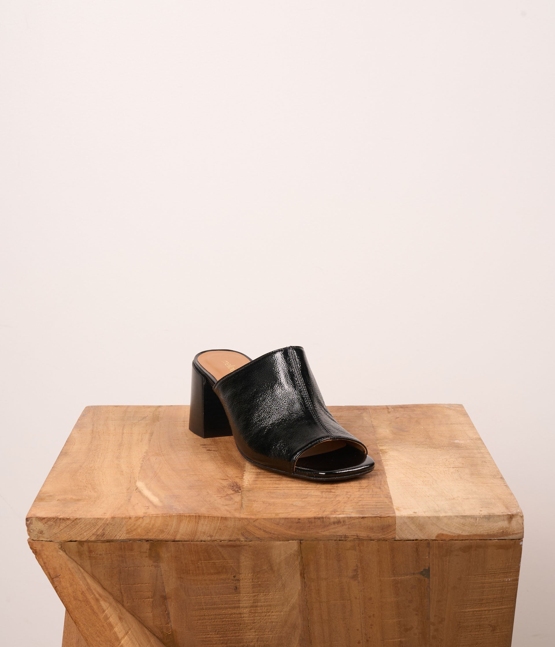Mules en cuir noir Anouka
