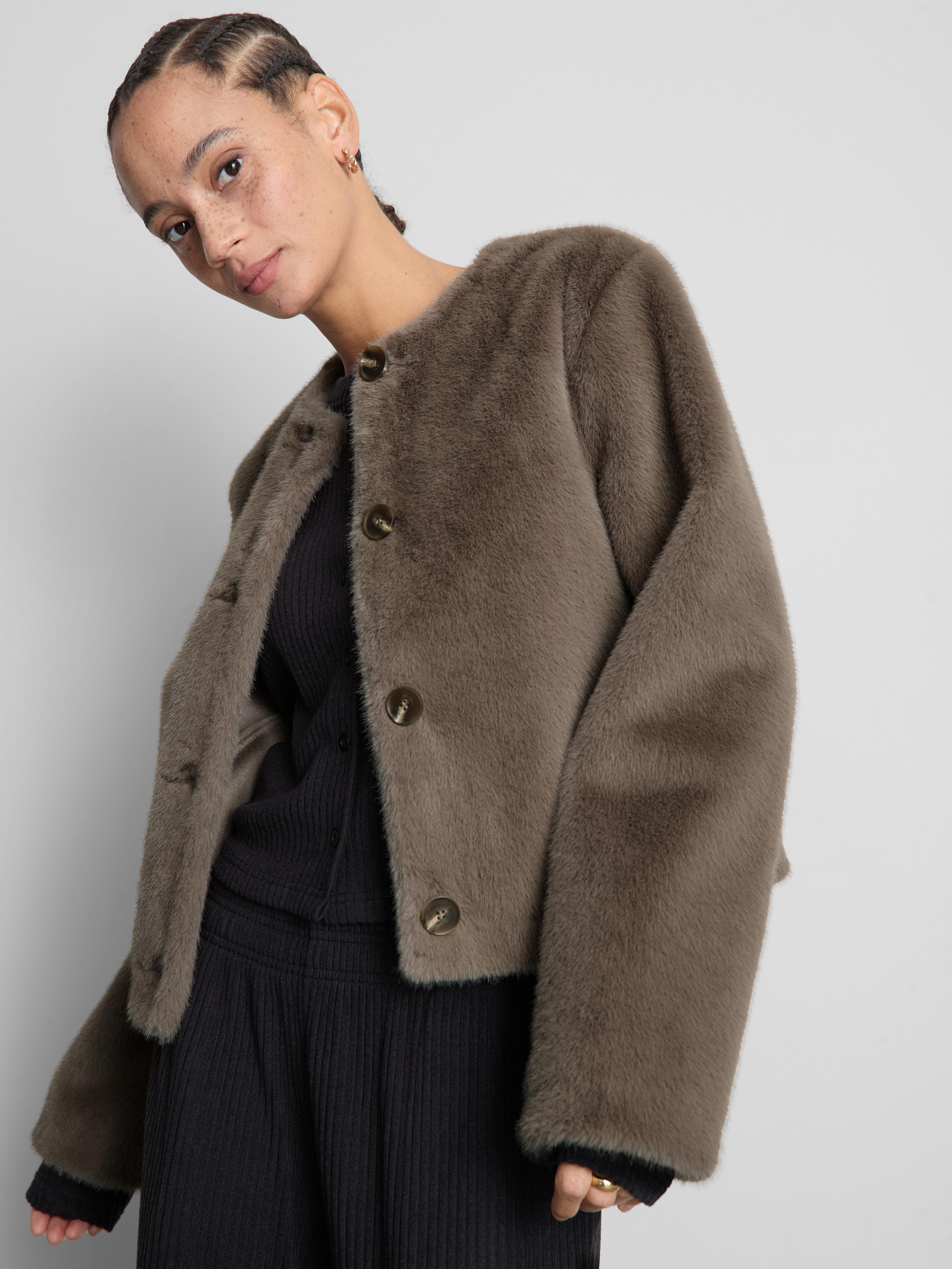 Paula Echevarría Cropped Plush Jacket