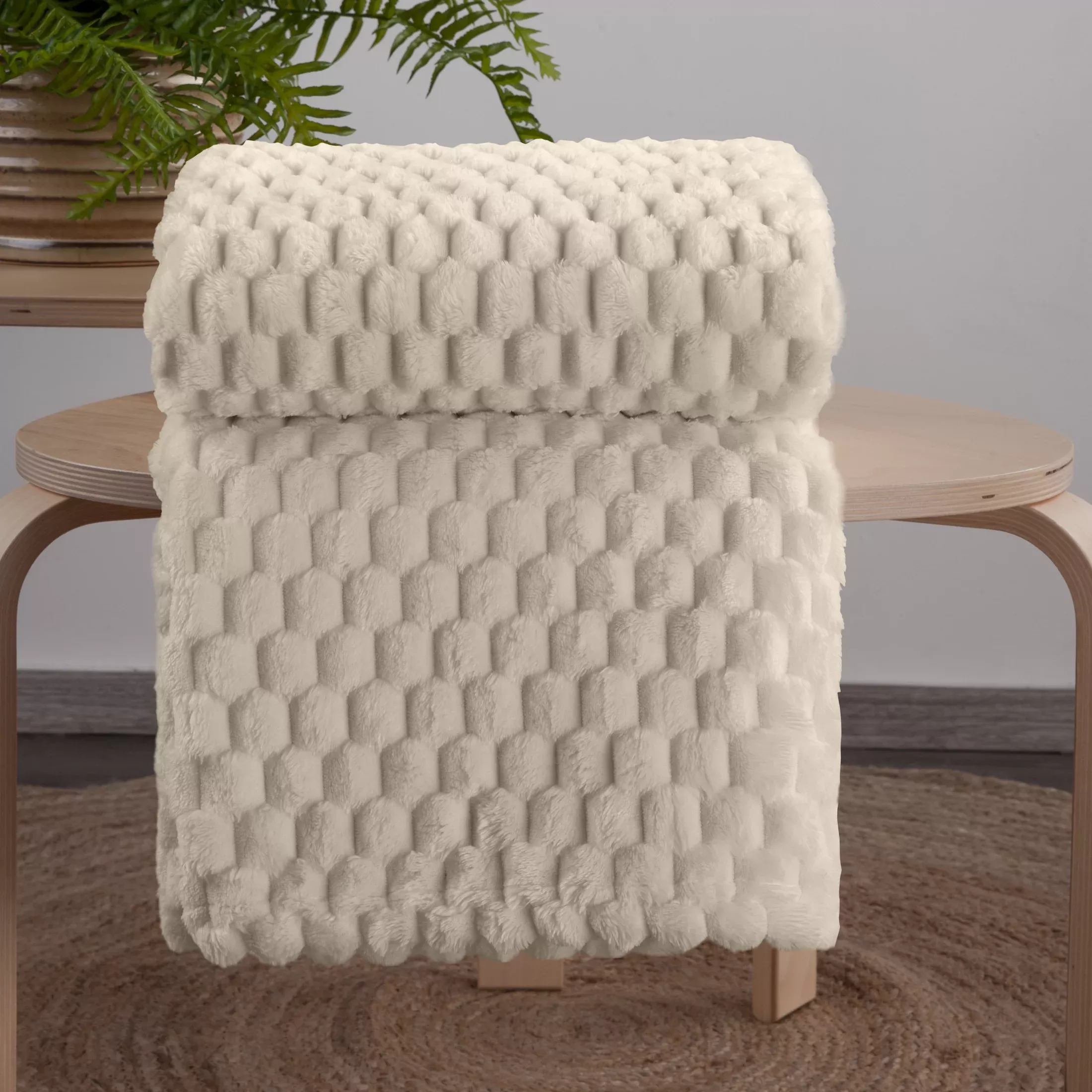 Koc 200x220 cm beżowy bardzo miękki w dotyku z wytłaczanym wzorem 3D CINDY 6 Design 91