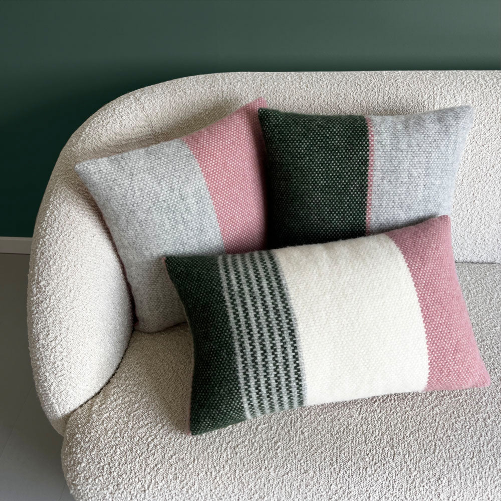 Malagoon Festivity Wool Sierkussen 60 x 35 cm - Dawn Pink