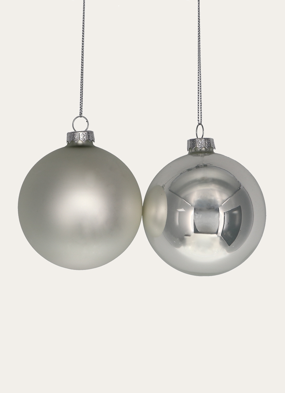 BOULE EFFET BRILLANT ET MAT (MODÈLE ALÉATOIRE) BLANC