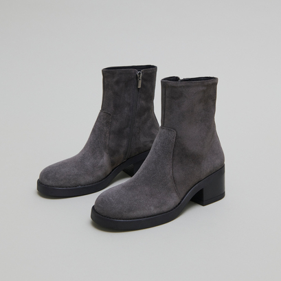 Boots à talons droitsen croute grise | BUENA