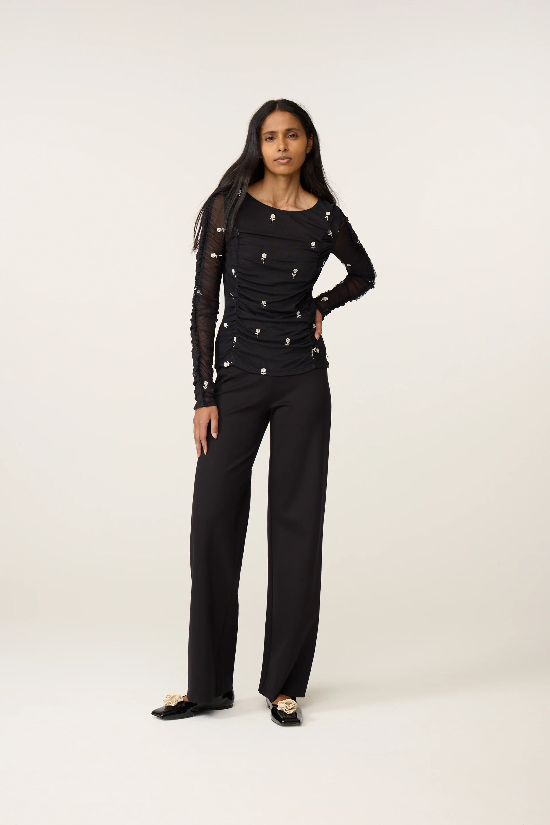 Kamea Top | Black/Cosy White