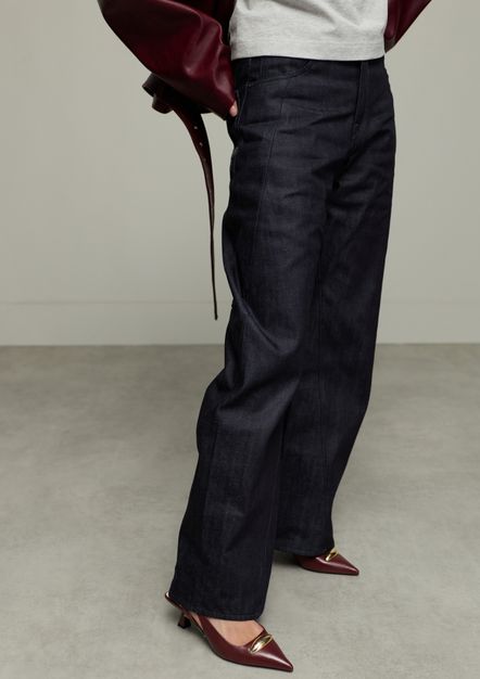 Burgundy slingback pumps met goudkleurig detail