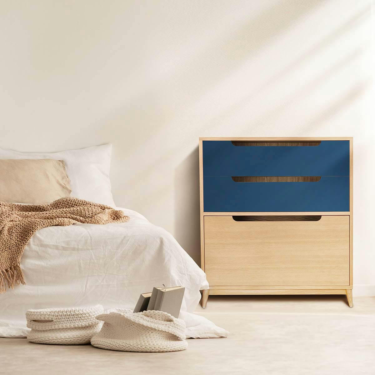 MOKA - Commode peu profonde, 3 tiroirs, couleur chene et bleu nuit- 96*86*40