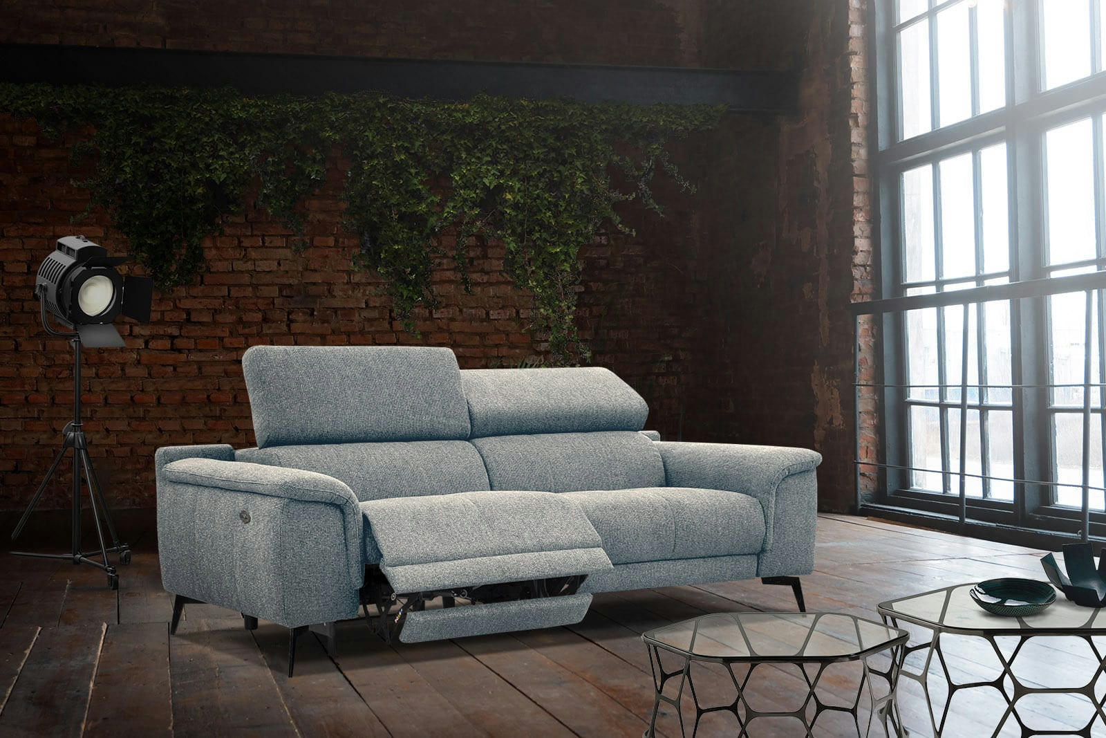 FIERO - Canapé 3 places XXL avec relax électrique côté gauche tissu bleu clair