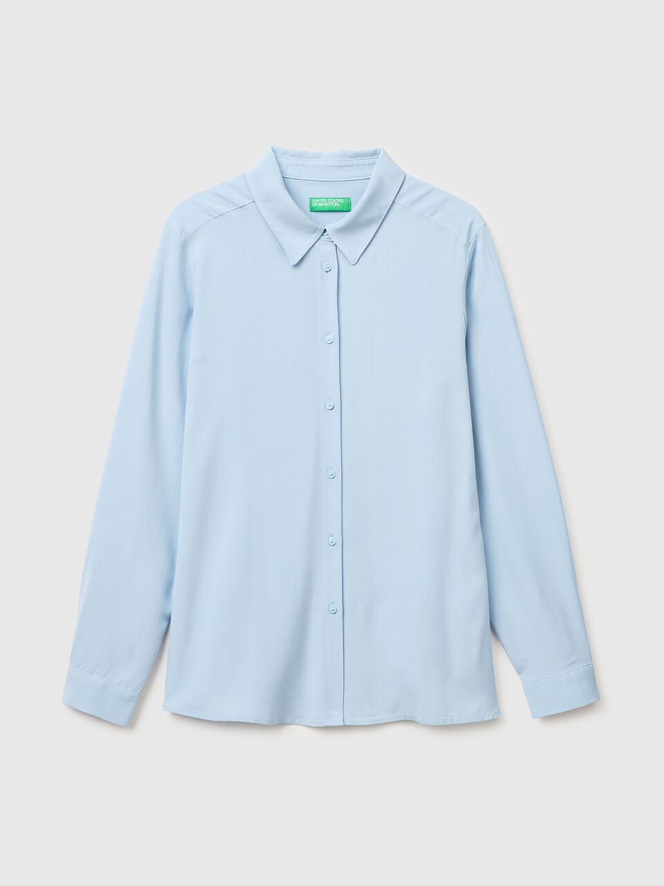 Regular fit flowy shirt