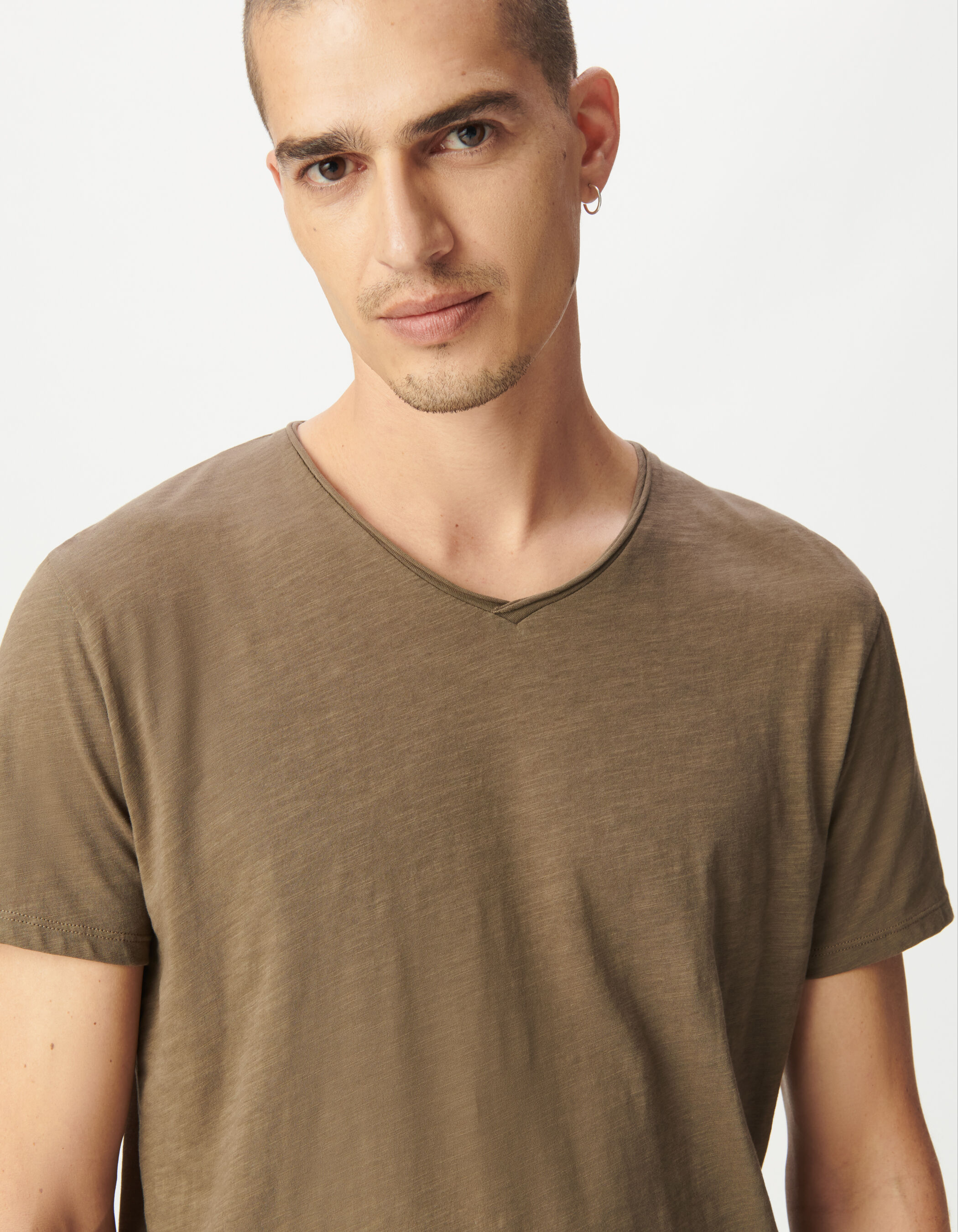 T-shirt encolure V bleu grisé coton bio flammé Homme