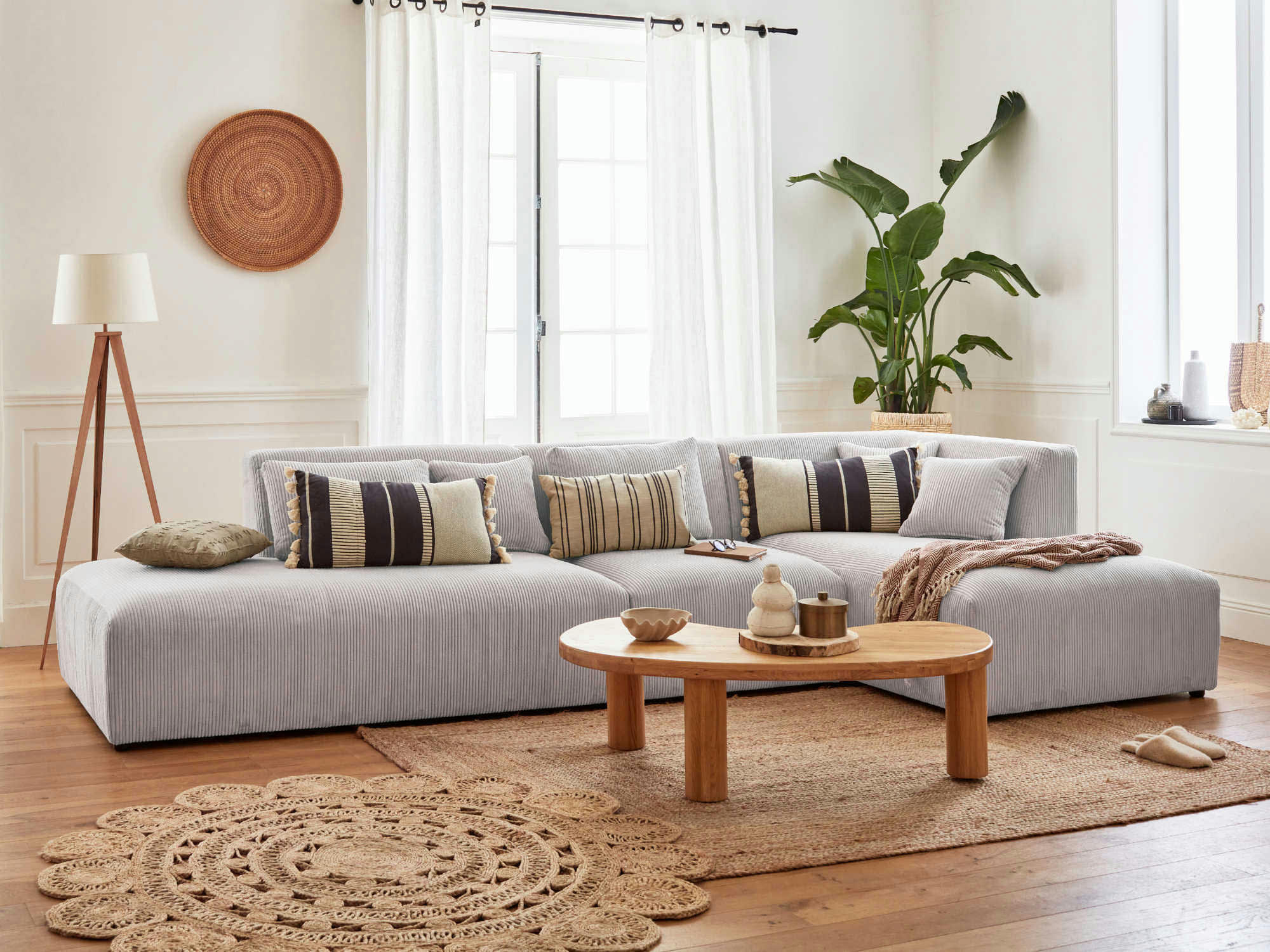 VICTOIRE - Canapé d'angle droit 5 places en velours côtelé gris clair